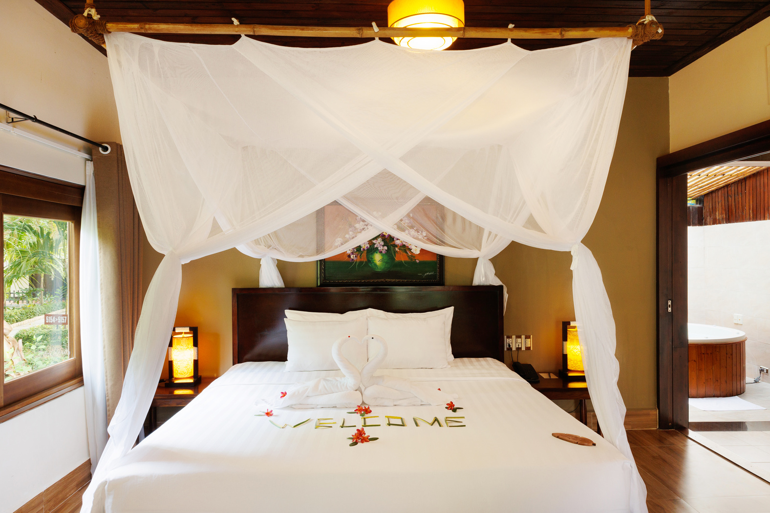 Diamond Jacuzzi Bungalow